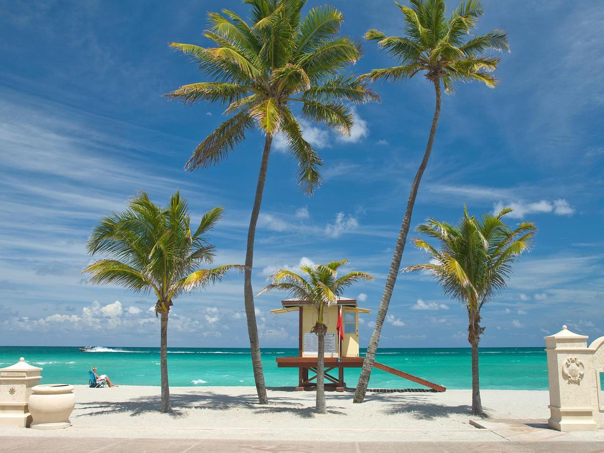 Apartment Stunning Sea View Apt In Beach *