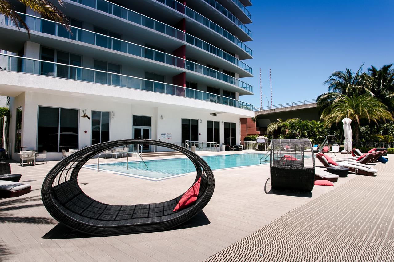 Three-bedroom Beachwalk Apartment Hallandale Beach