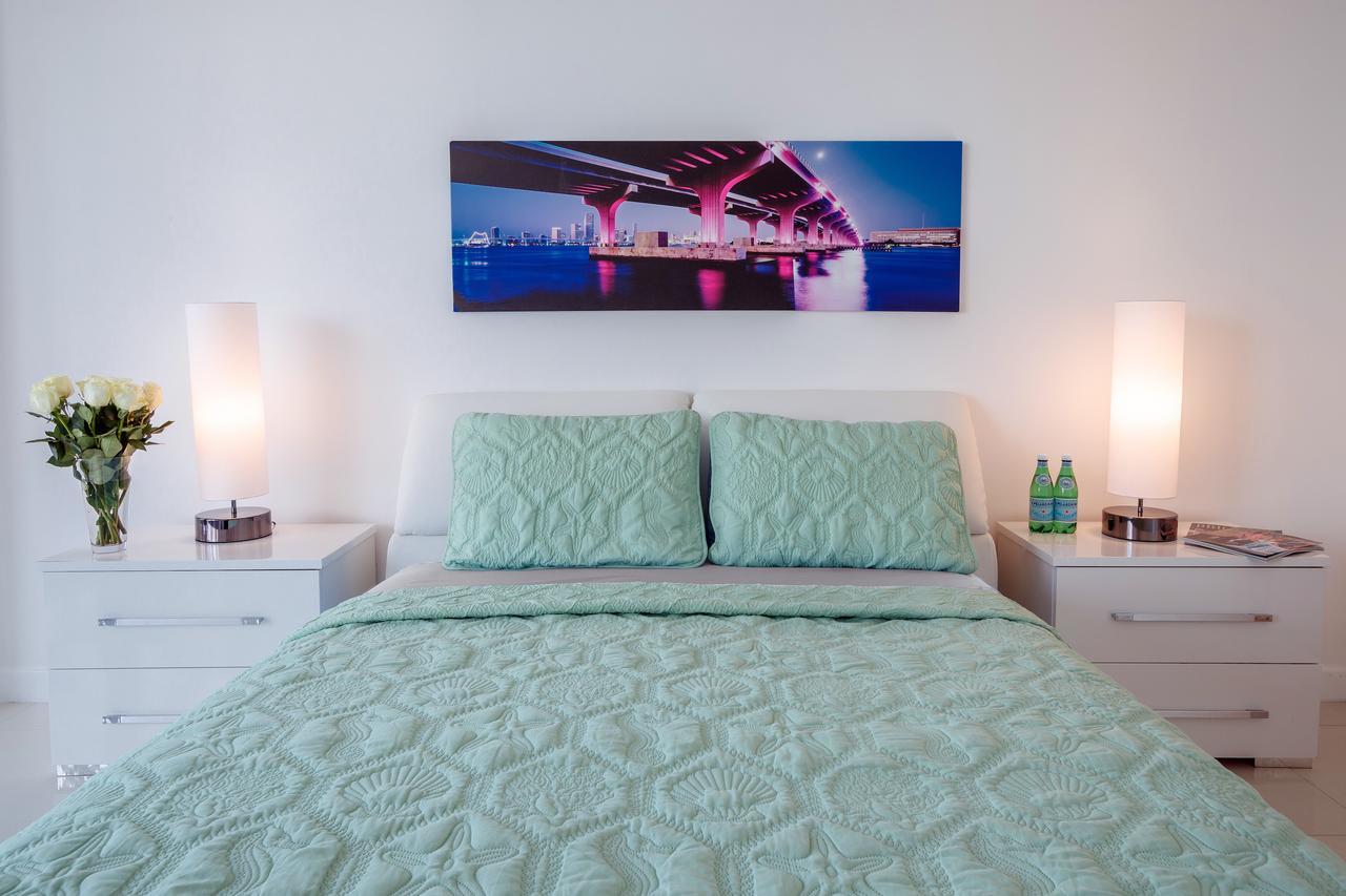 Icon Brickell Suites