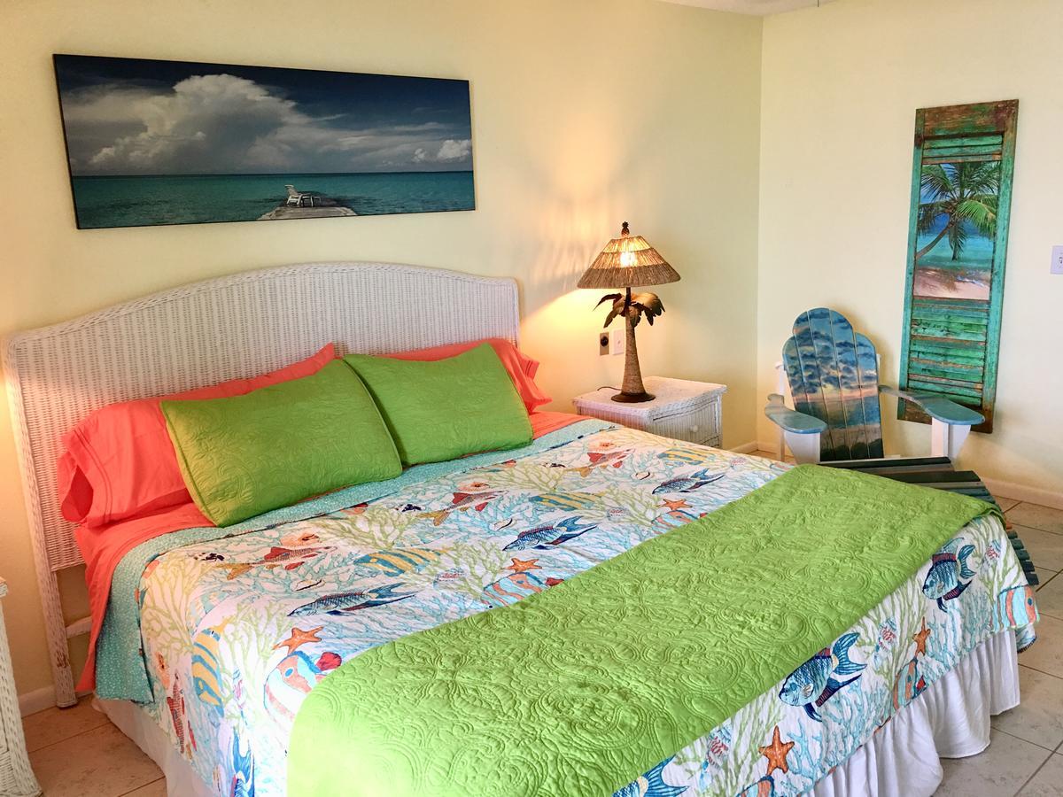 Joyce's Beachfront 2 Apartment *
