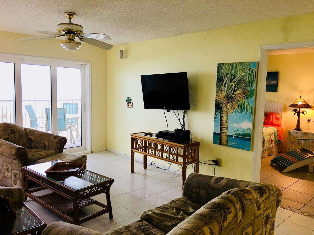 Joyce's Beachfront 2 Indian Shores