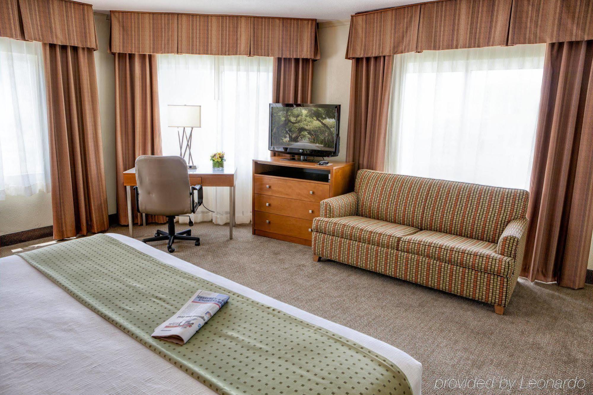 Hotel /
