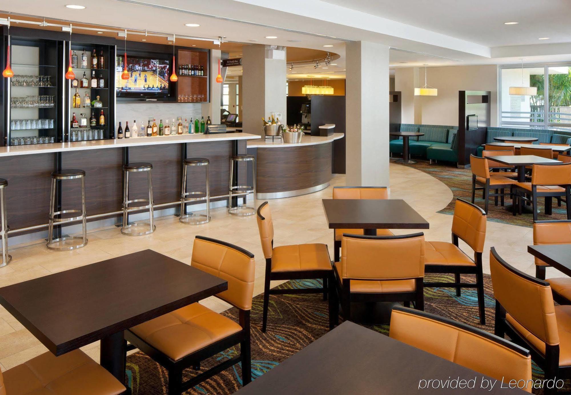 Courtyard Coconut Grove Hotel 3*
