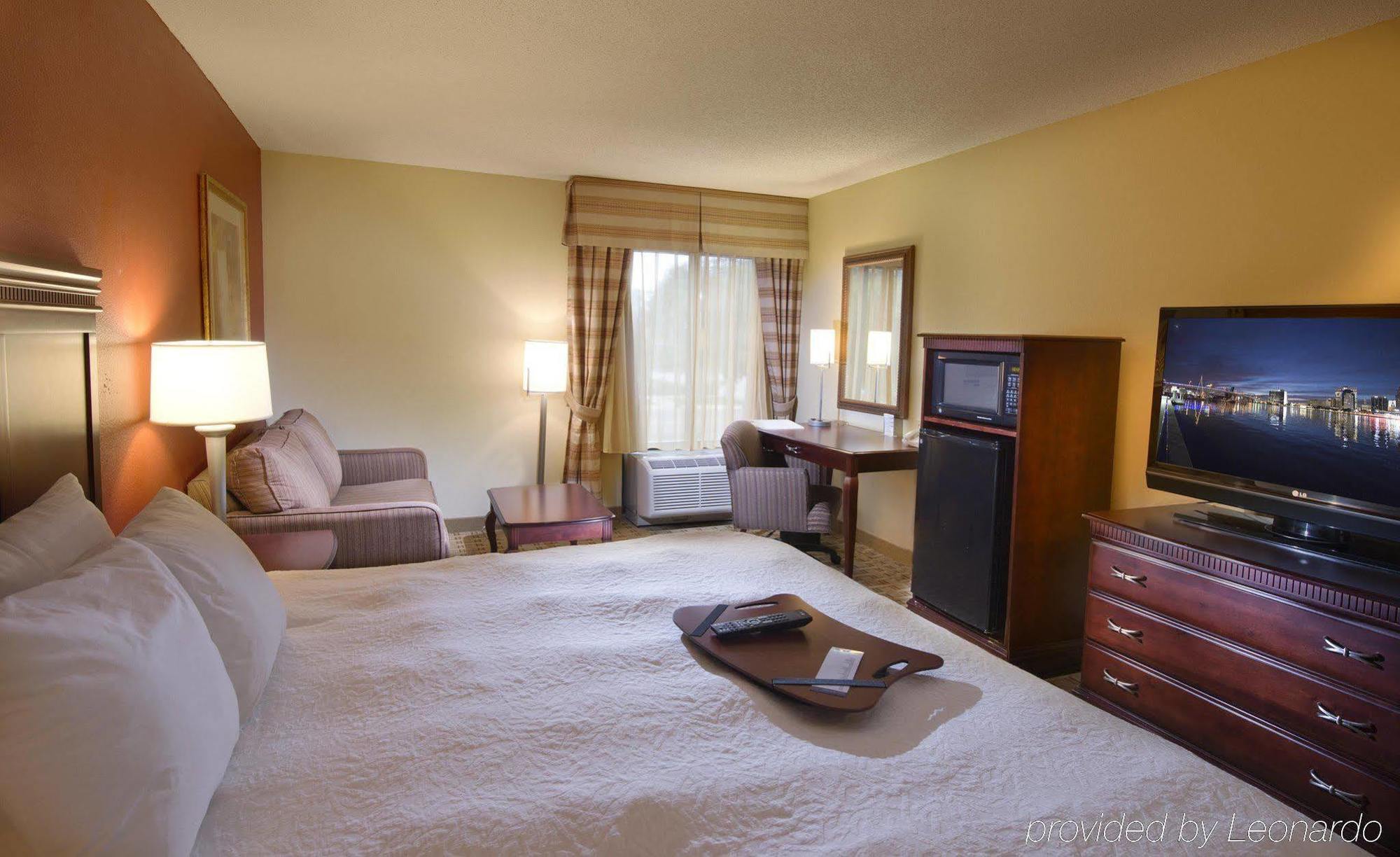 Hampton - I-95 Hotel