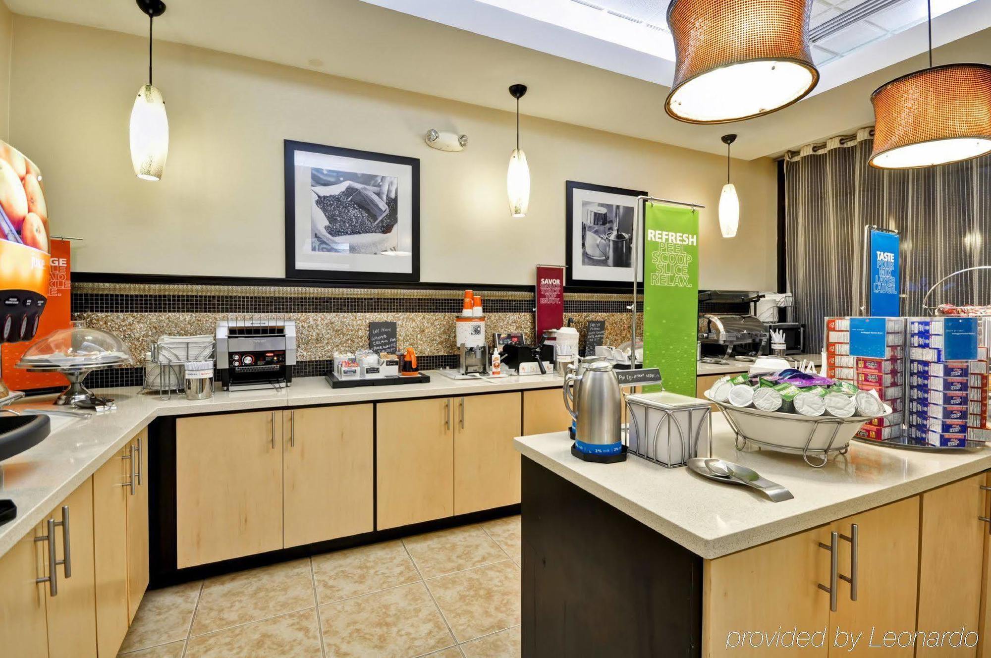 Hampton Deerfield Hotel 3*