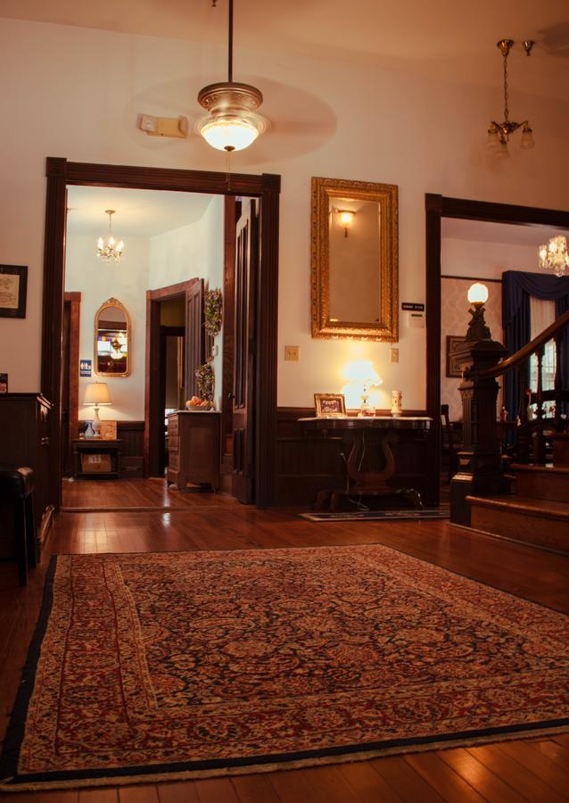Grand Gables 3*