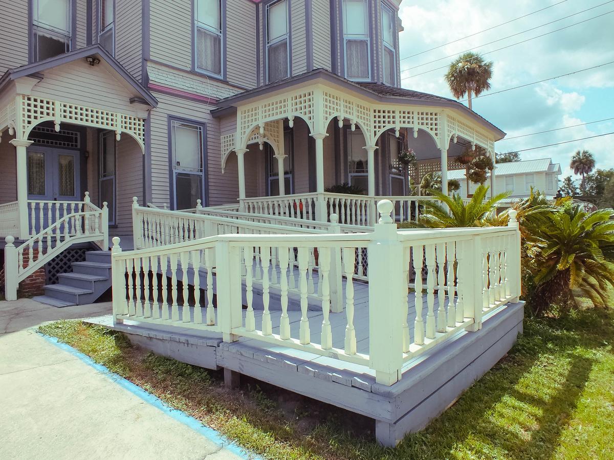 Grand Gables 3*