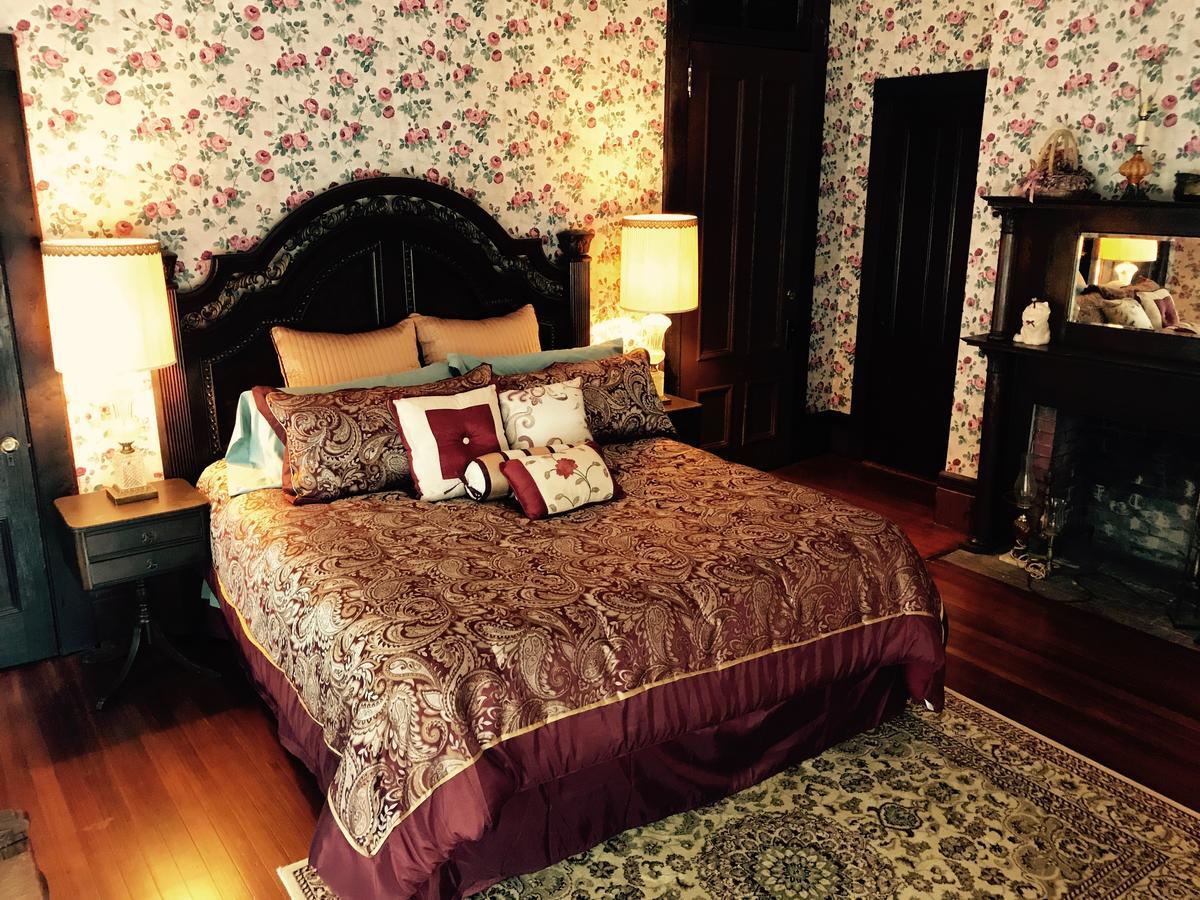 Grand Gables Bed & Breakfast Palatka