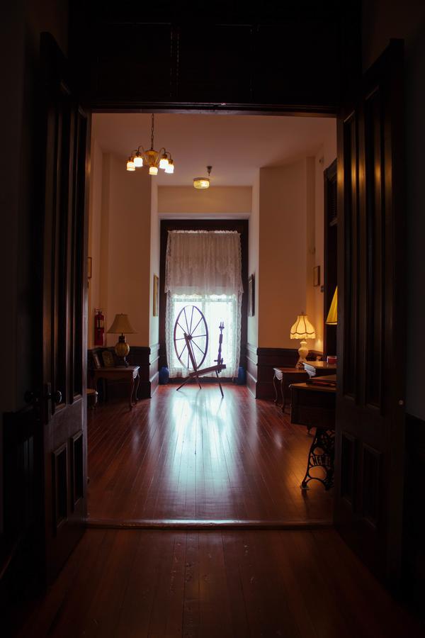 Grand Gables Bed & Breakfast 3*