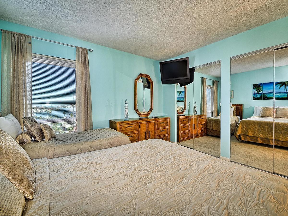 Apartment 440 West 808n