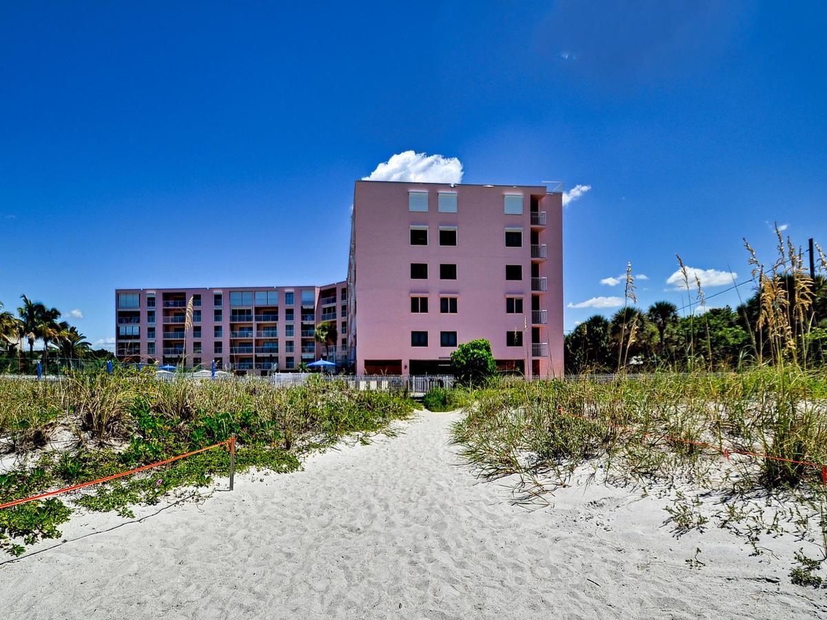 Reef Club 301 Apartment