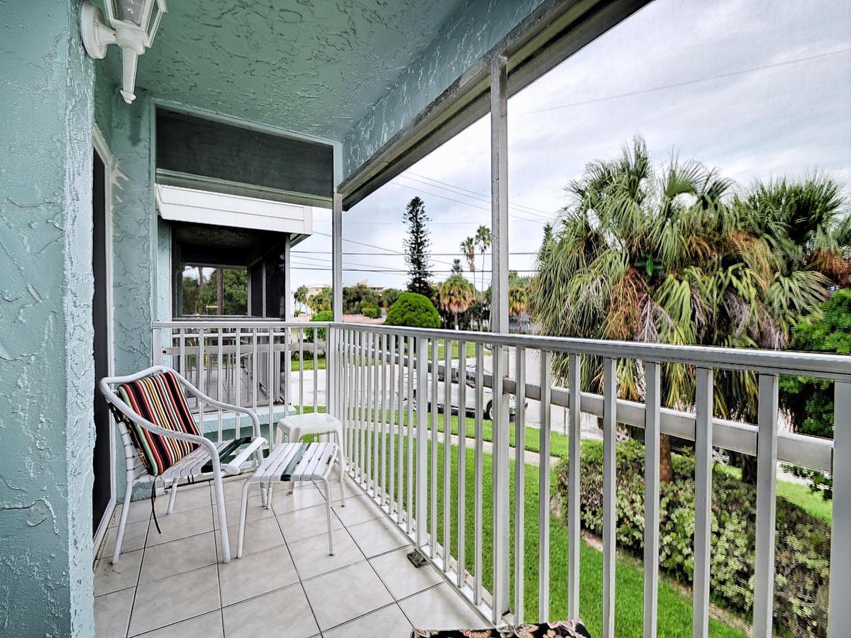 Apartment Gone Beaching 202 Clearwater Beach