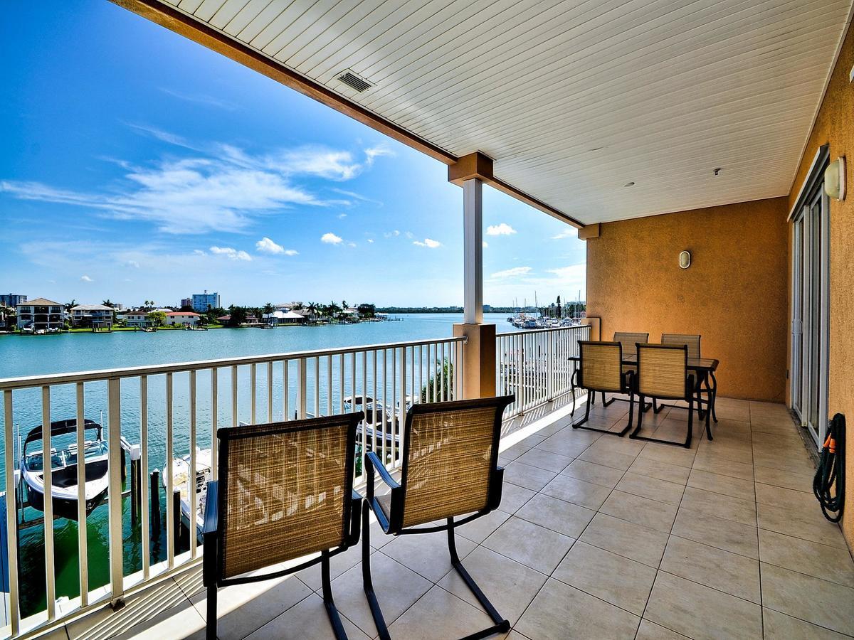 Island Key 302 Apartment