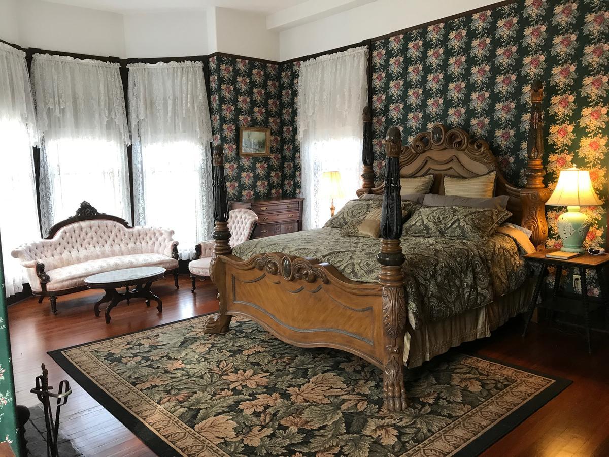 Grand Gables Bed & Breakfast
