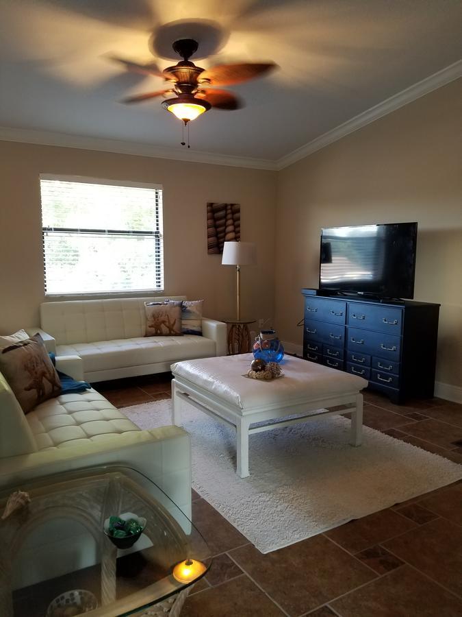 House 3 Min From *