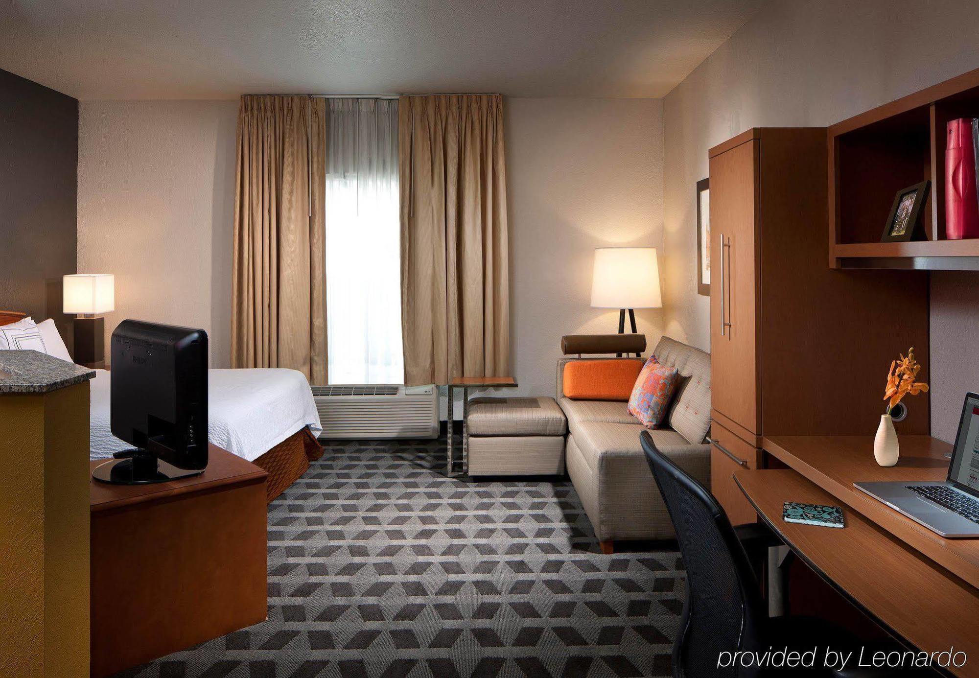 Towneplace Lauderdale West Hotel