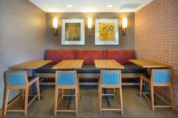 Hyatt Place Airport