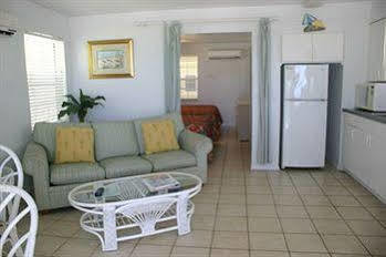 Castaways And Bay Hotel Wulfert