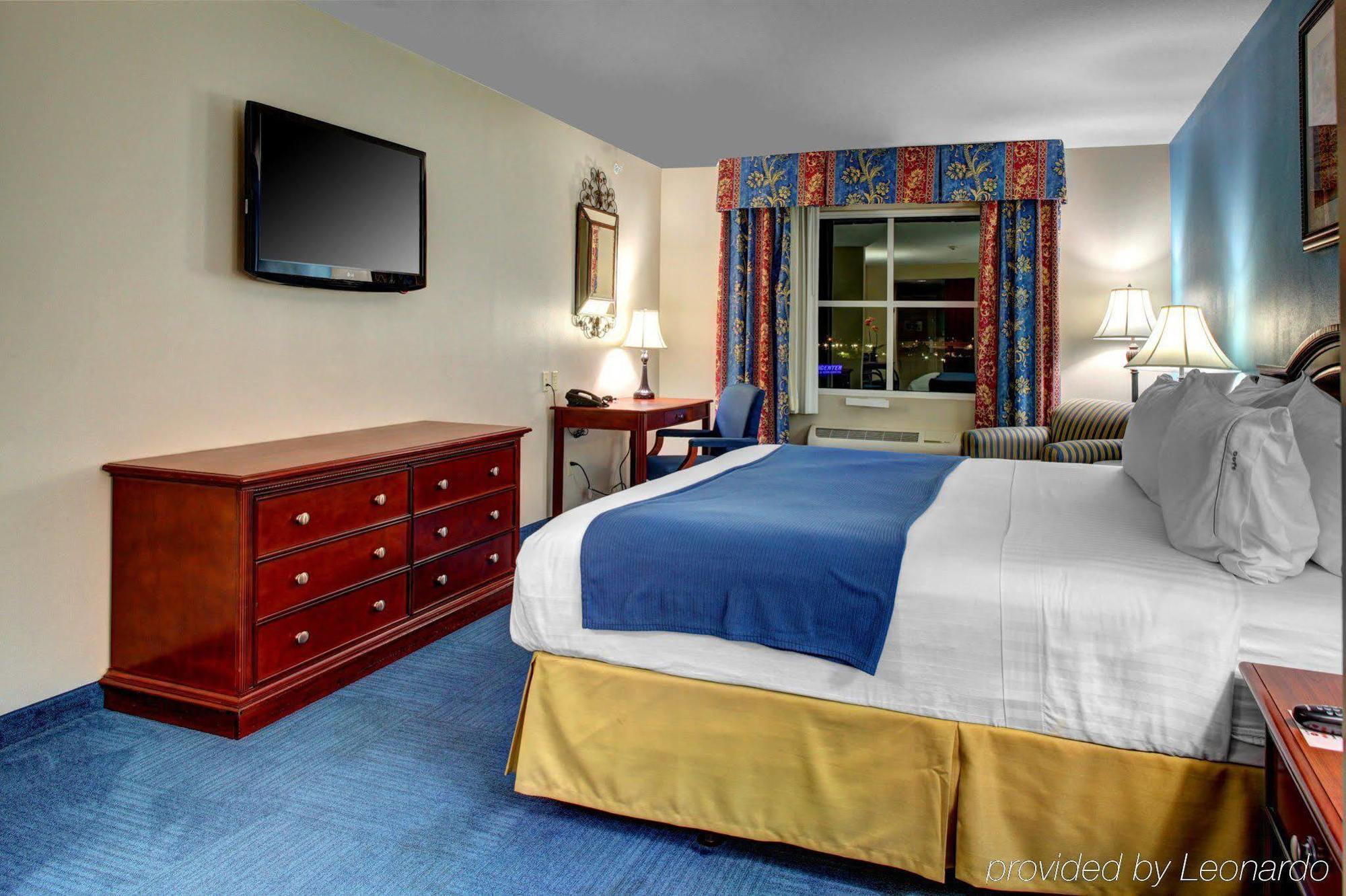 Express & Miami By Ihg 3* Kendall