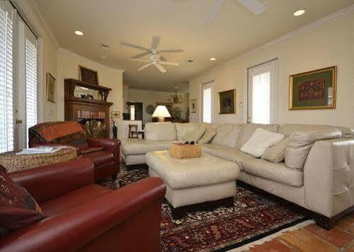 Hotel Vacation Homes By Rmi Oriole Beach