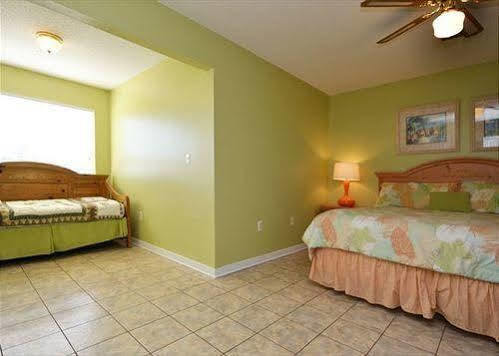 Hotel Vacation Homes By Rmi Oriole Beach