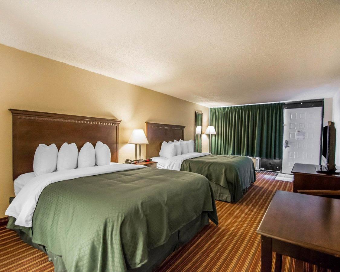 Hotel Quality & At Tropicana Field St. Petersburg
