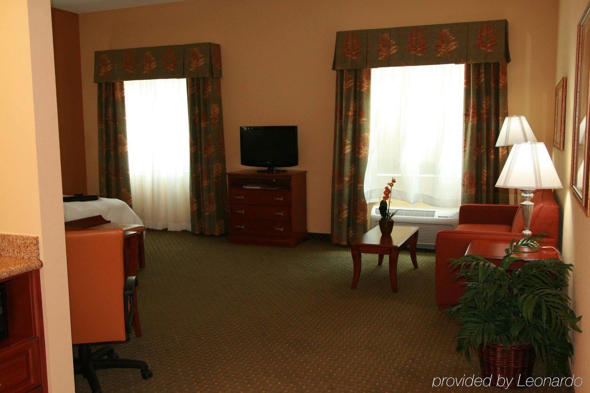 Hampton & Hotel 3*