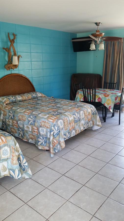 Royal Hawaiian Motel 2*