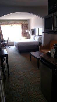 Express & Perry, An Ihg Hotel 2*