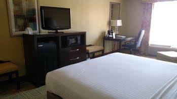 Express & Perry, An Ihg 2* Perry