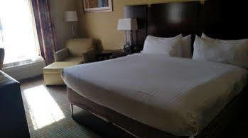 Express & Perry, An Ihg Perry