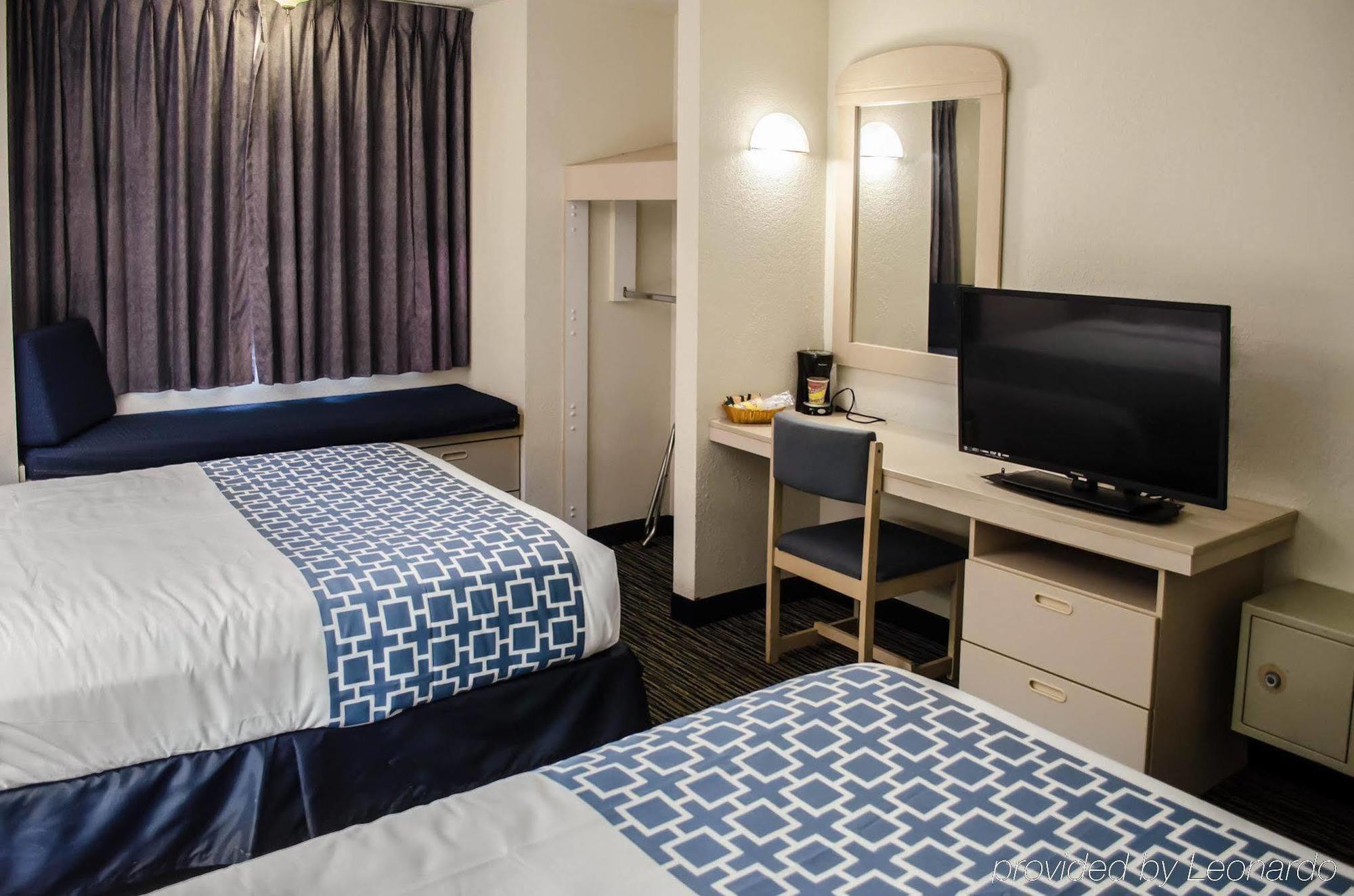 Hotel Super 8 By Wyndham 2*