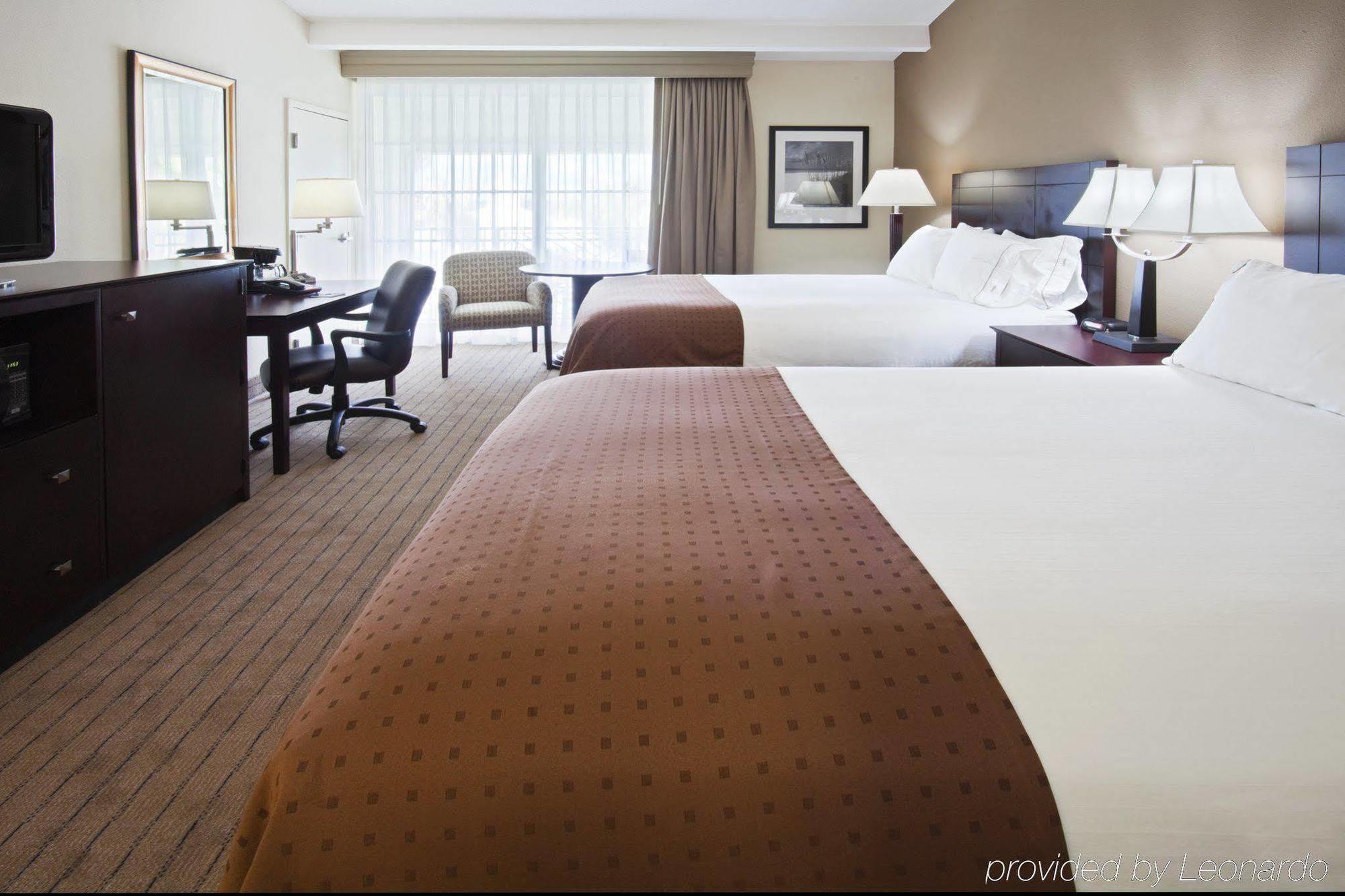 Express- North Palm And Ihg Hotel Juno Beach