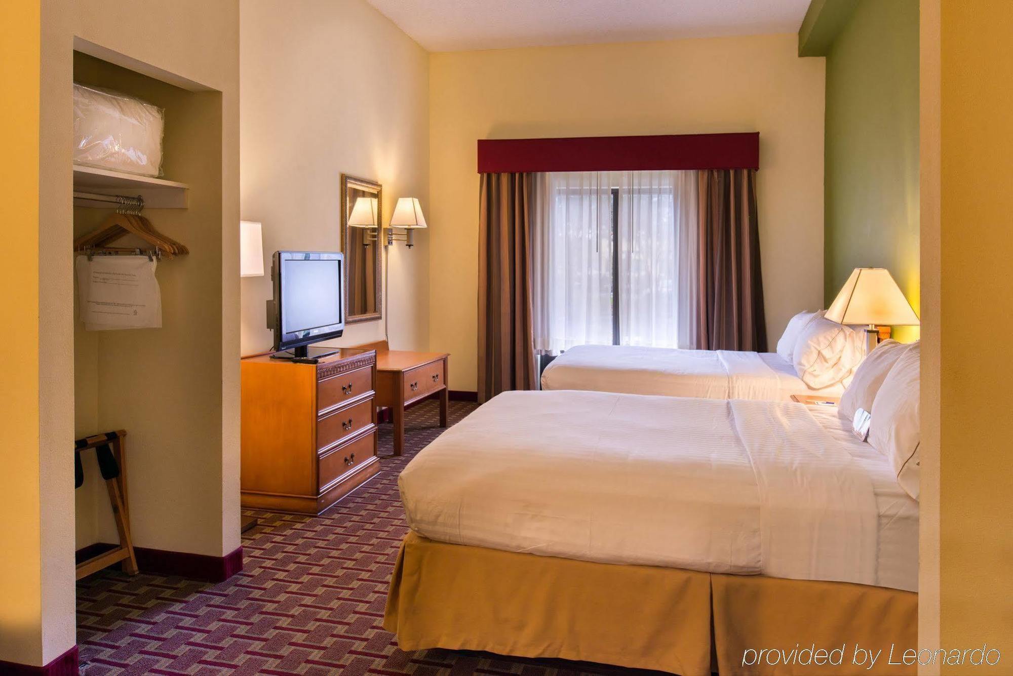 Hotel Express & Tampa-anderson Road-veterans Exp By Ihg