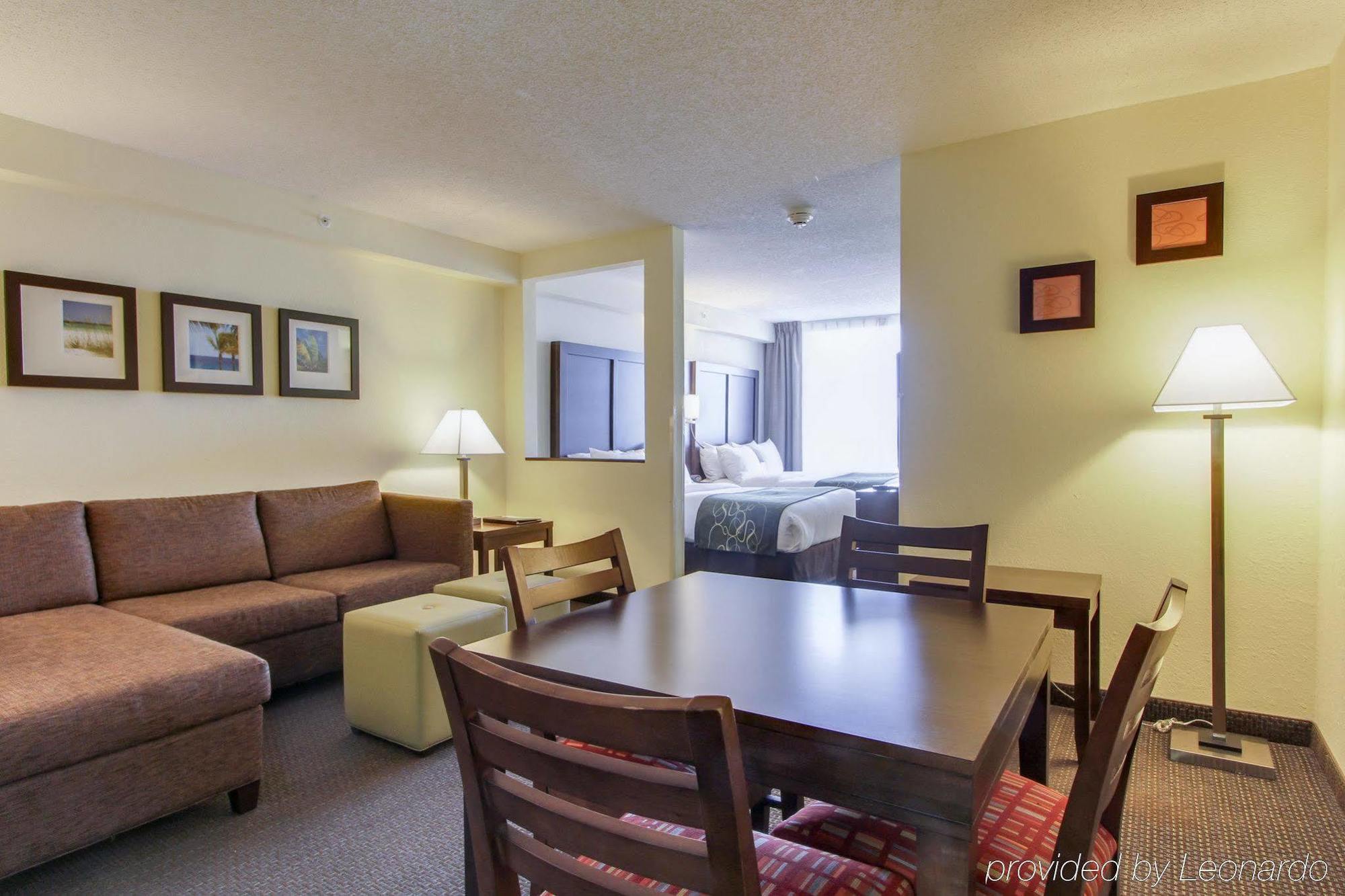 Hampton Lauderdale 3*