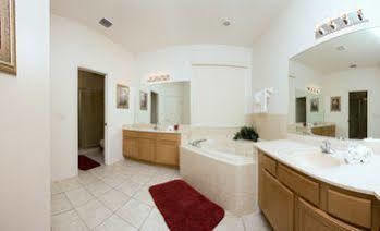 Calabay Parc Homes Apartment Four Corners