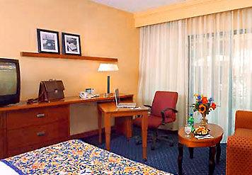 Hotel Courtyard Myers Cape Coral 3*