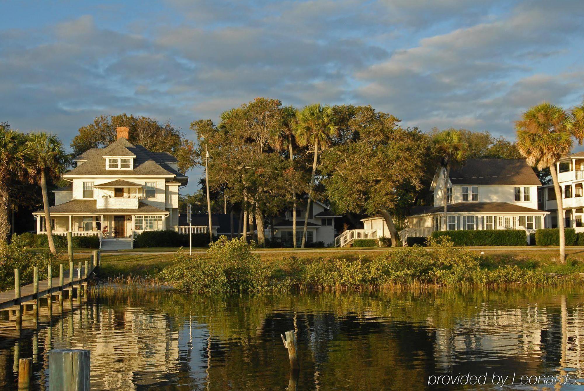 Night Swan Intracoastal