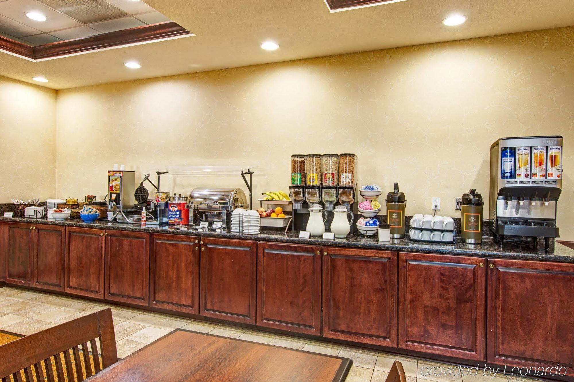 Country & By Radisson, St Petersburg - Clearwater, Fl Hotel