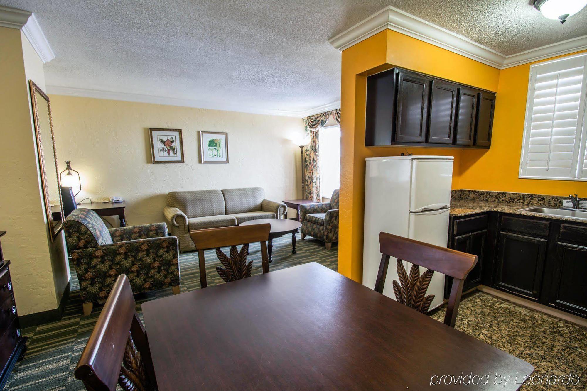 Quality Ormond Oceanfront Inn 3*