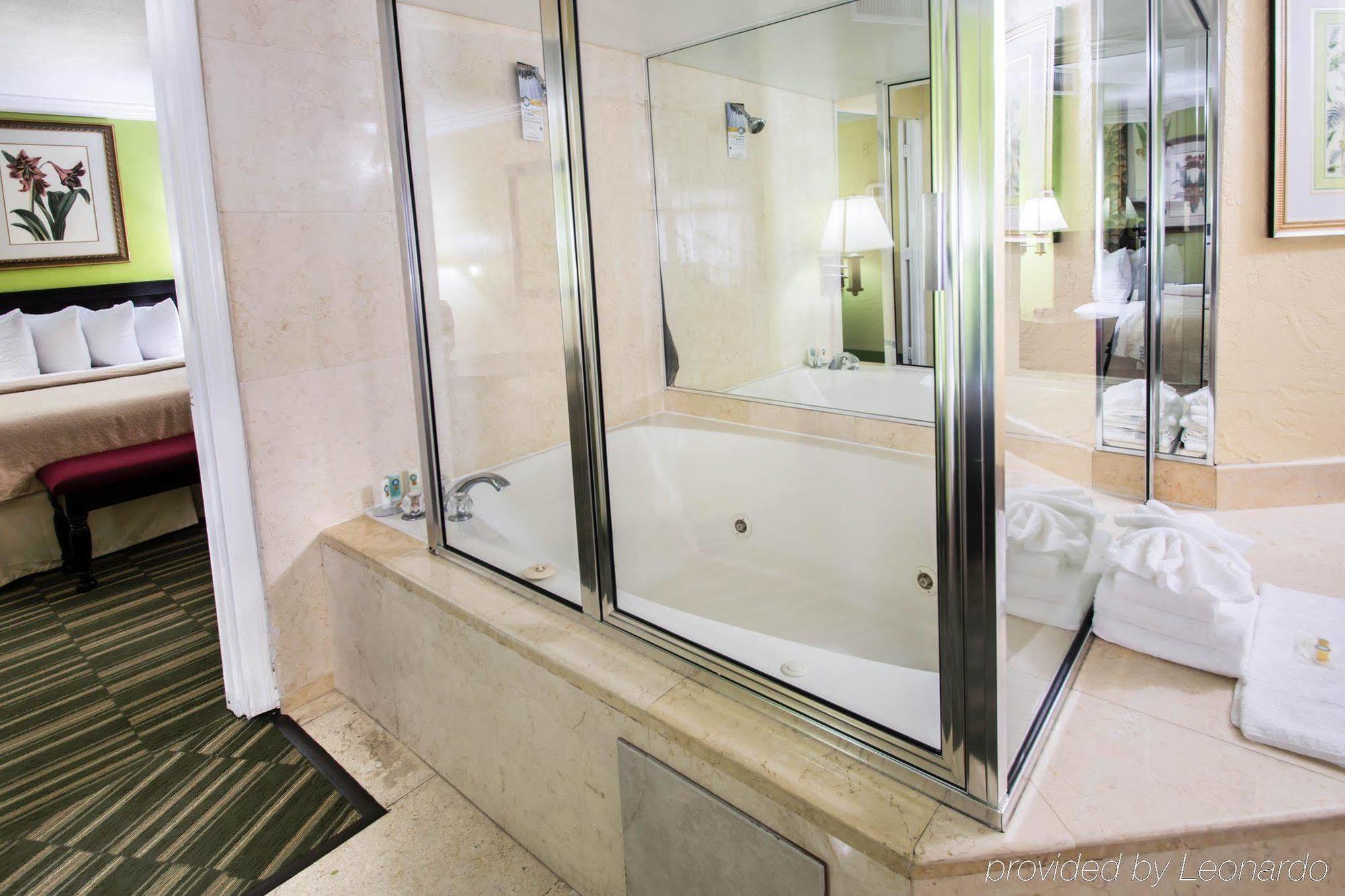 Quality Ormond Oceanfront Inn
