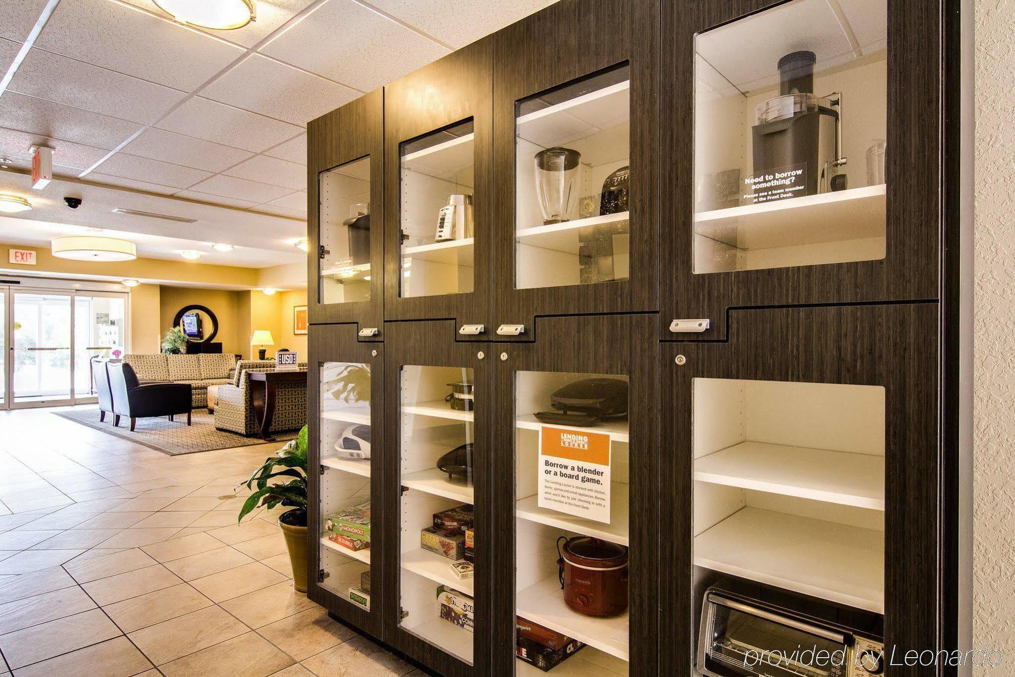 Hotel Candlewood East Merril Road By Ihg