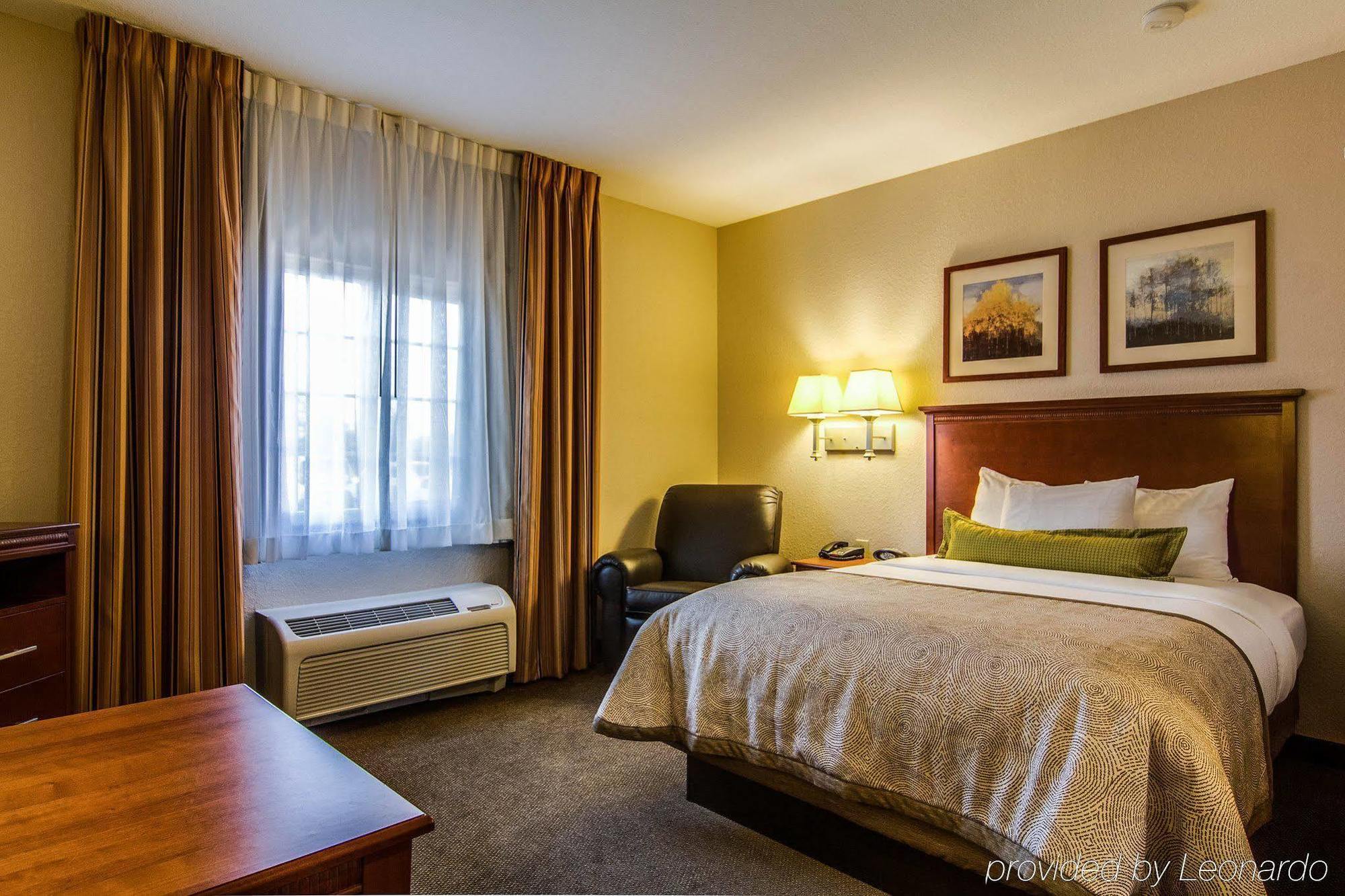Hotel Candlewood East Merril Road By Ihg