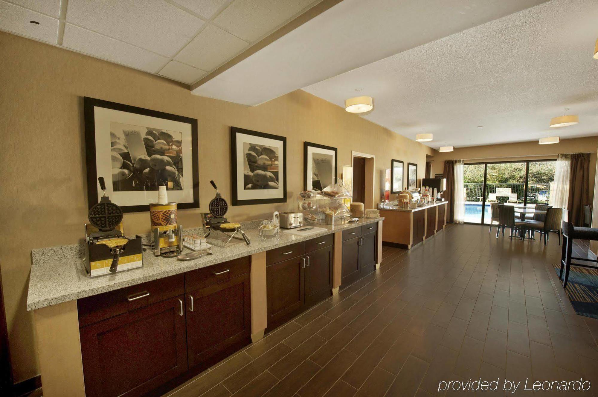 Hampton Juno Hotel 3*