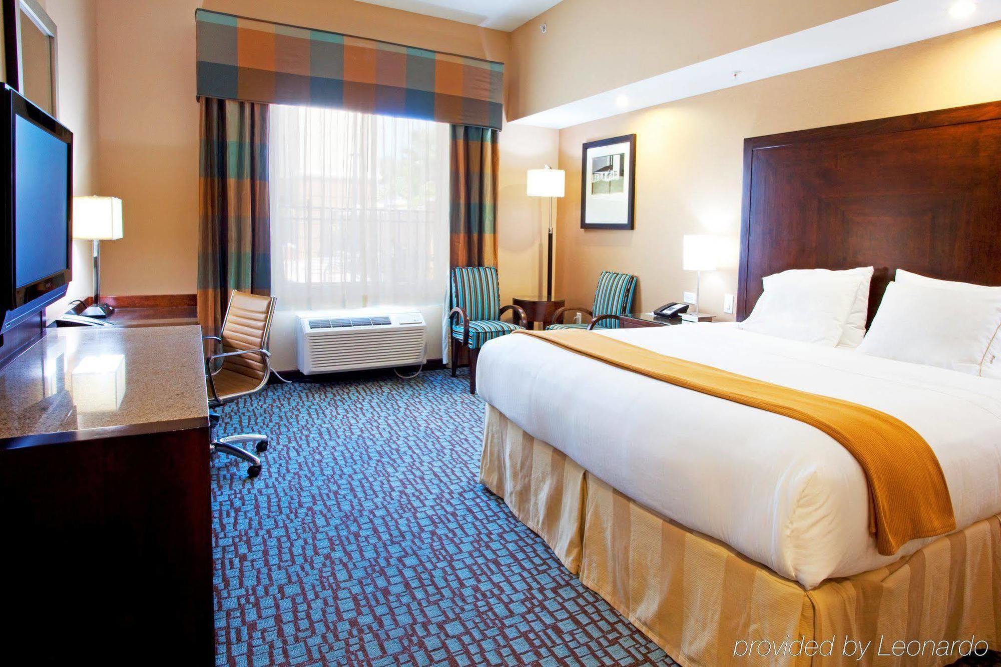 Hotel Express Jacksonville By Ihg Jacksonville Beach