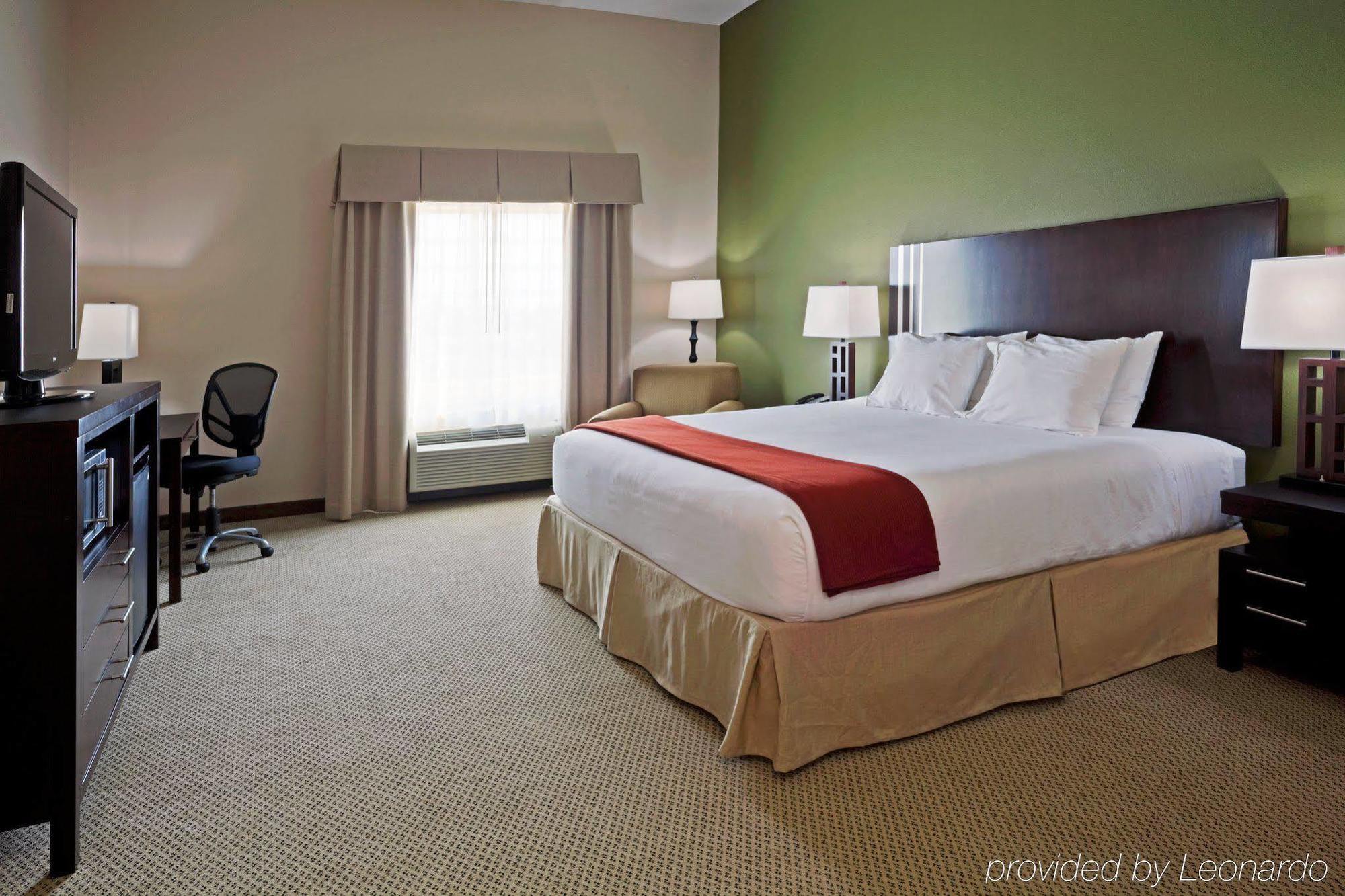 Express Wales North-winter Haven By Ihg Hotel