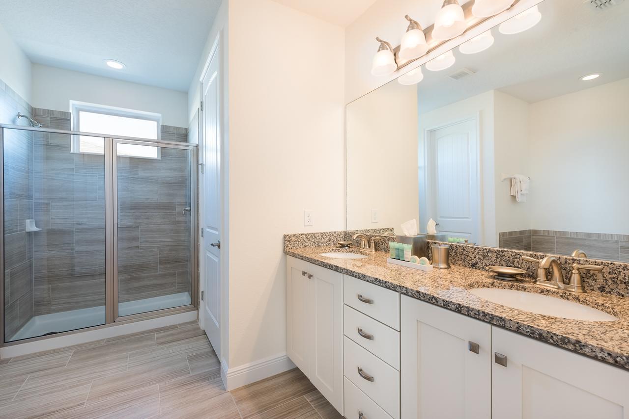 Luxury Near By Rentyl With Private Pool & Amenities - 211m