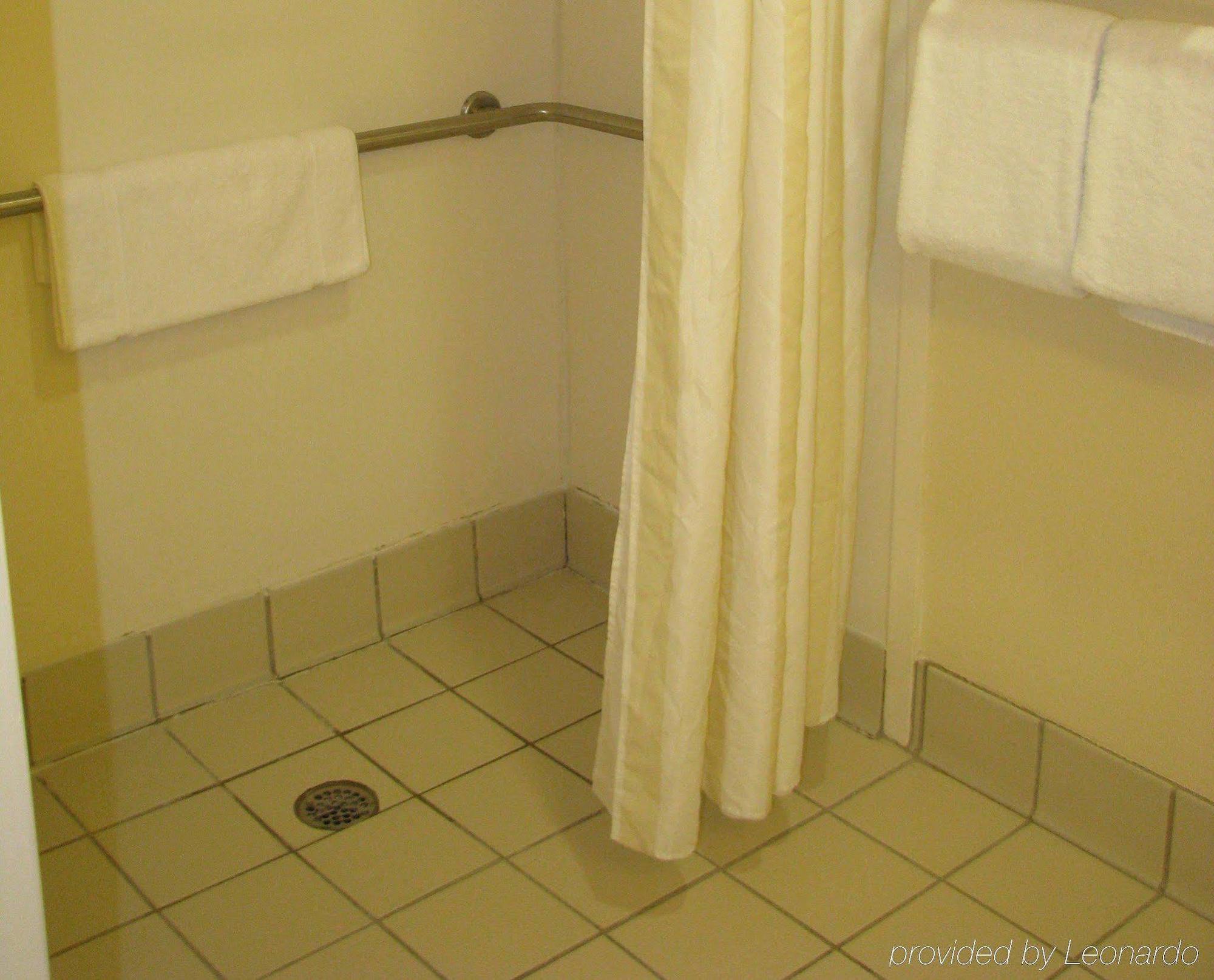 Hilton Garden Airport Hotel 3*
