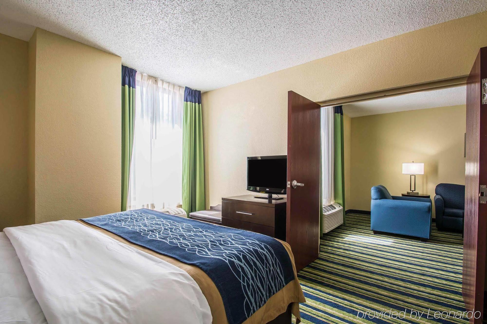 Comfort & - West Palm South Hotel