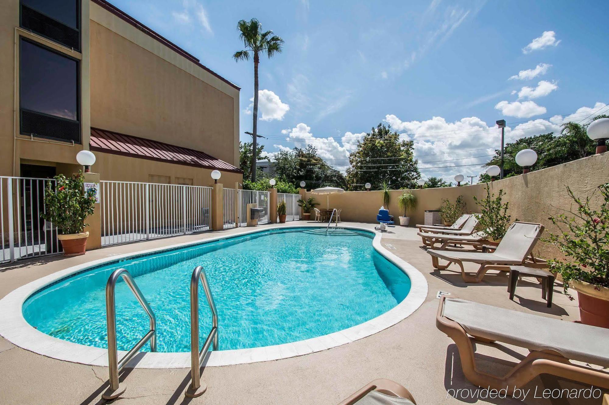 Hotel Comfort & - West Palm South 3*